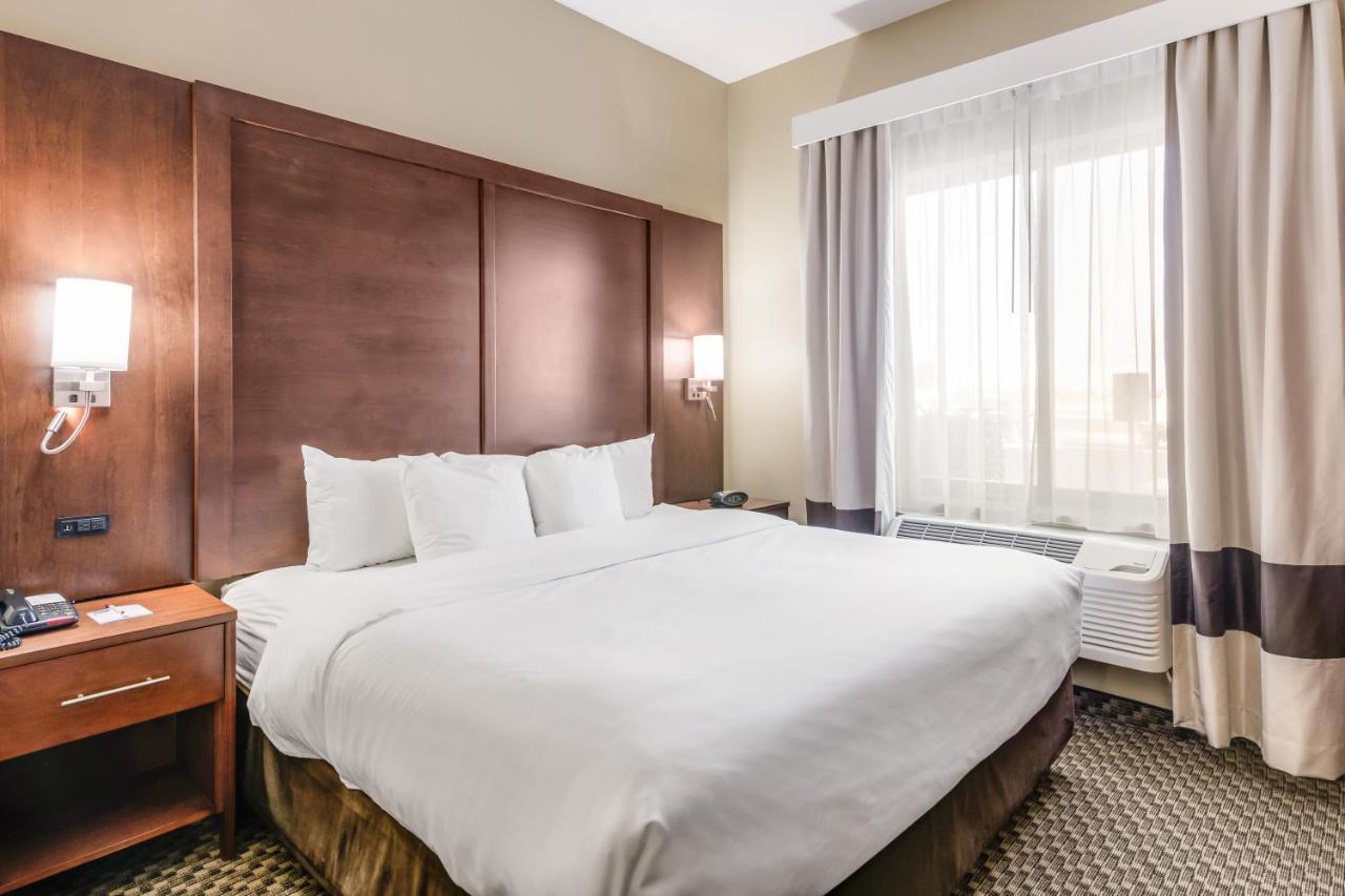 Comfort Suites Форт Стоктън Екстериор снимка