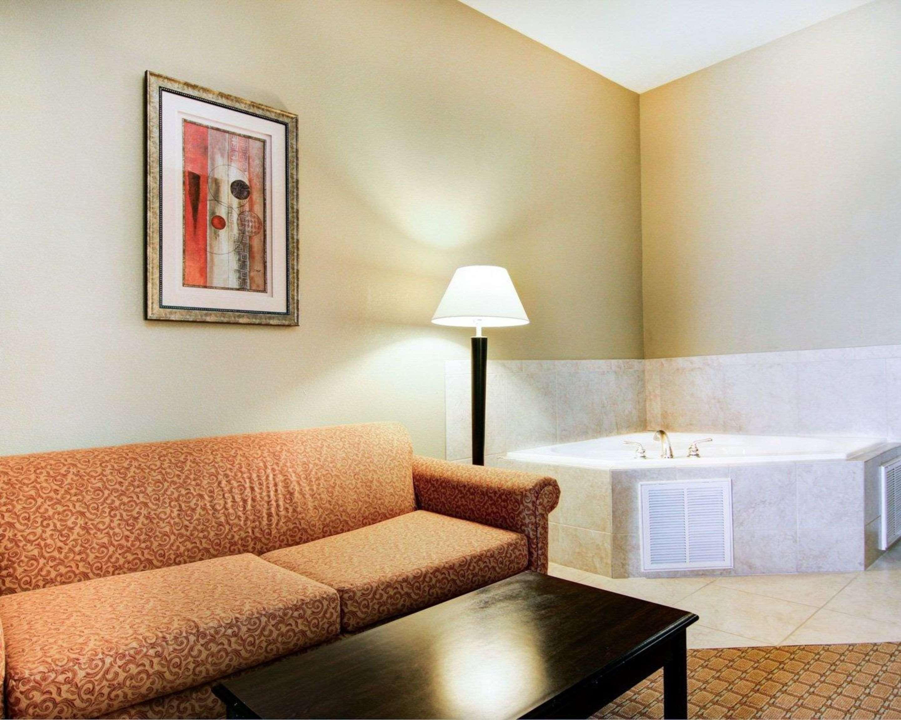 Comfort Suites Форт Стоктън Екстериор снимка